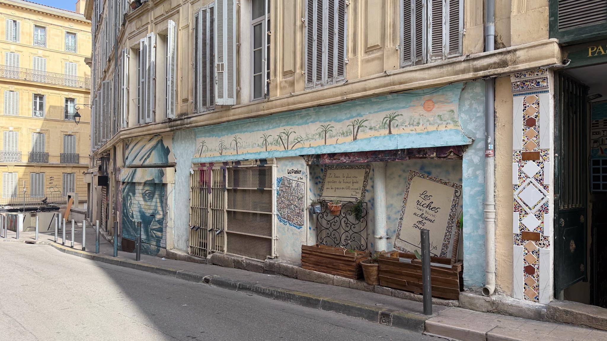 Façade du quartier taguer