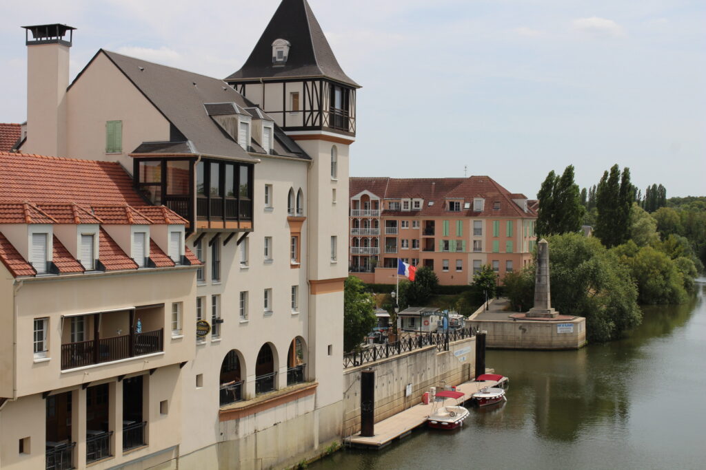 Waterfront restaurant