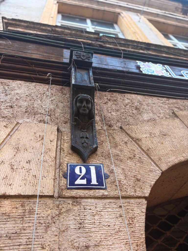 Détaille d'une façade vue lors d'un team building
