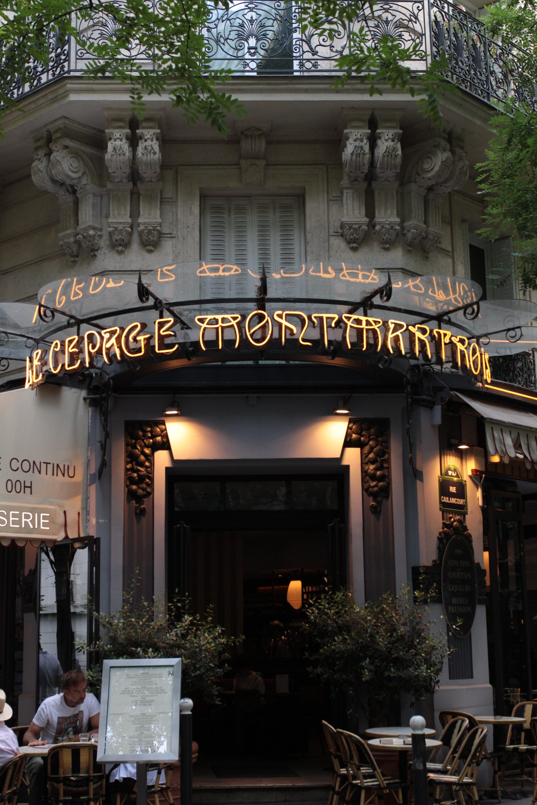 Hall d'un restaurant à Montmartre