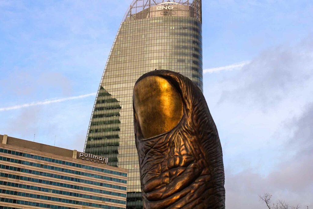 Giant thumb in La Défense