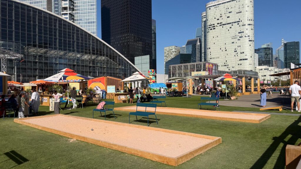 Pétanque court at the Garden of La Défense Parvis