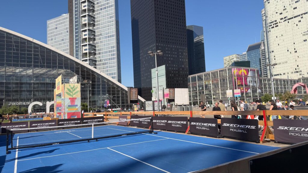 Tennis court at the Garden, Parvis de La Défense
