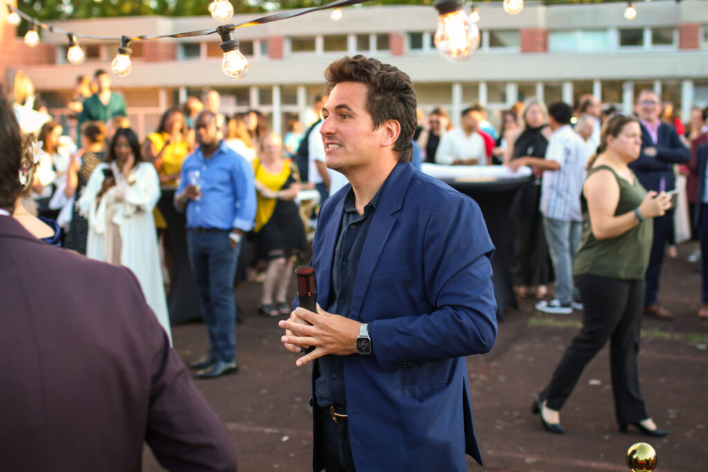 soirée événementielle avec animateur micro