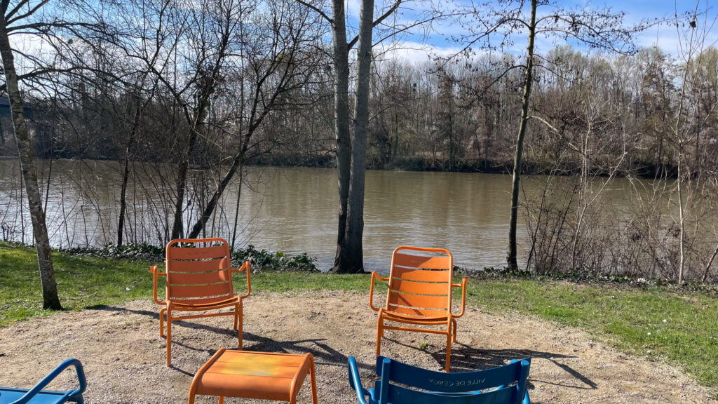 Endroit calme vert le Port de Cergy, parfait pour se détendre