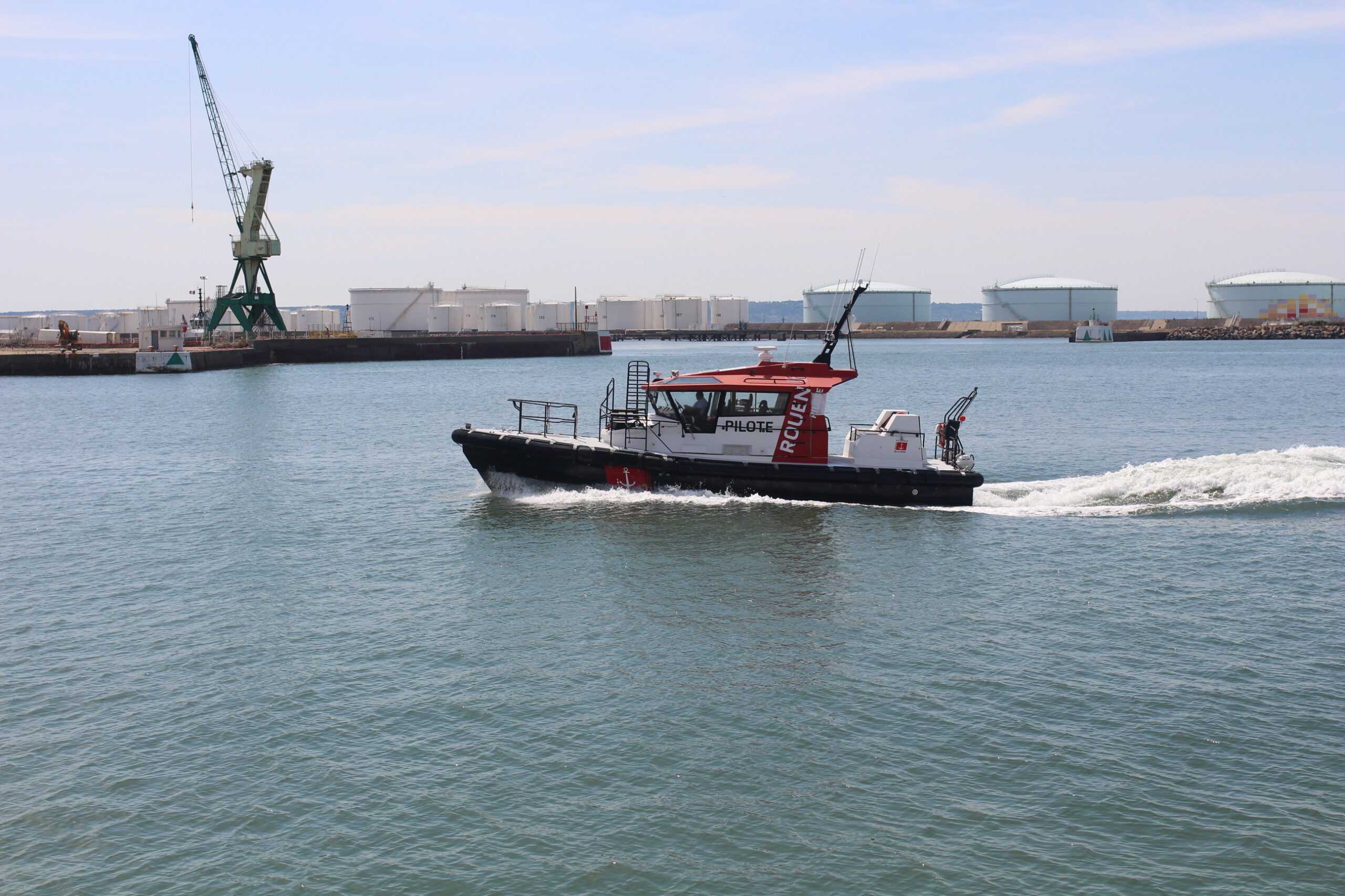 Bateau traversant Le Havre